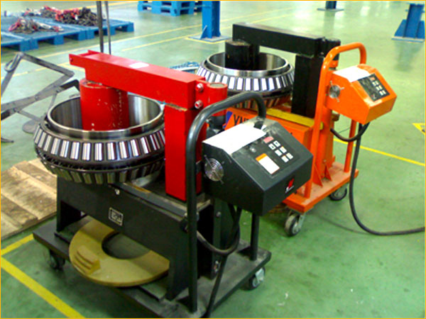 DM-240型軸承加熱器現(xiàn)場加熱圖片